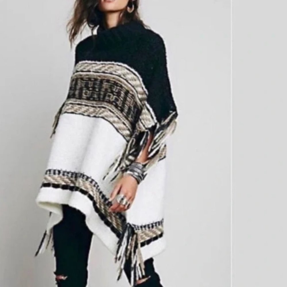 Free People - Labyrinth Fringe Poncho